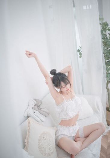 女同欧洲亚洲一区二区_720高清在线观看