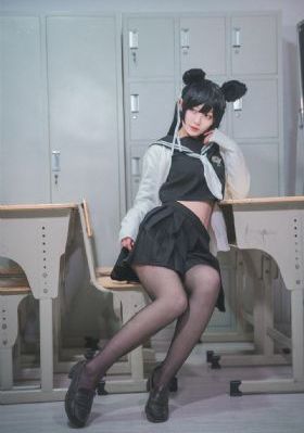 黄色中文字幕在线_十万网红美女美酱